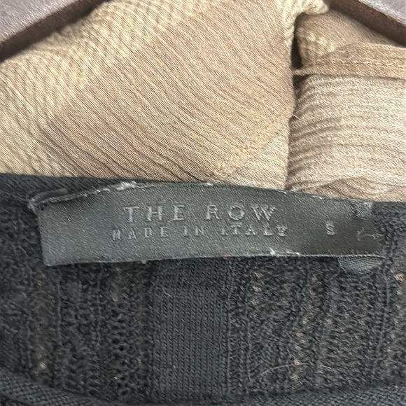 BNWOT - THE ROW GREY 100% SHAPPE SILK SWEATER SZ S
Made in Italy - Picture 2 of 12